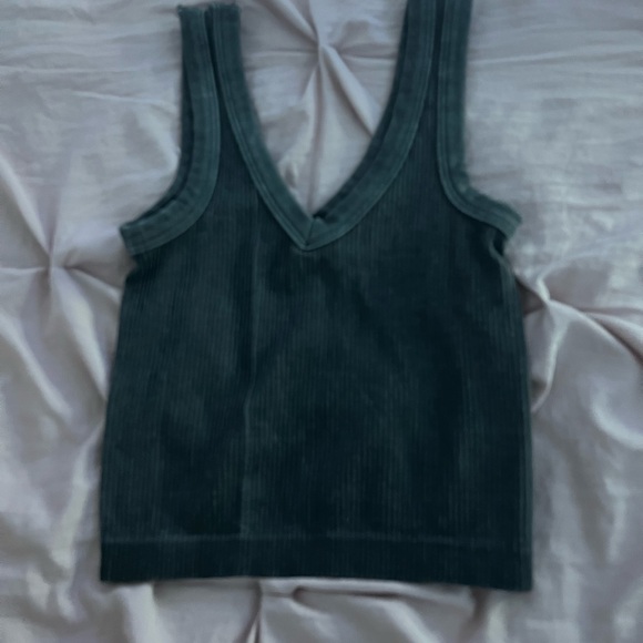 Gray Ribbed Crop Top - Picture 2 of 2